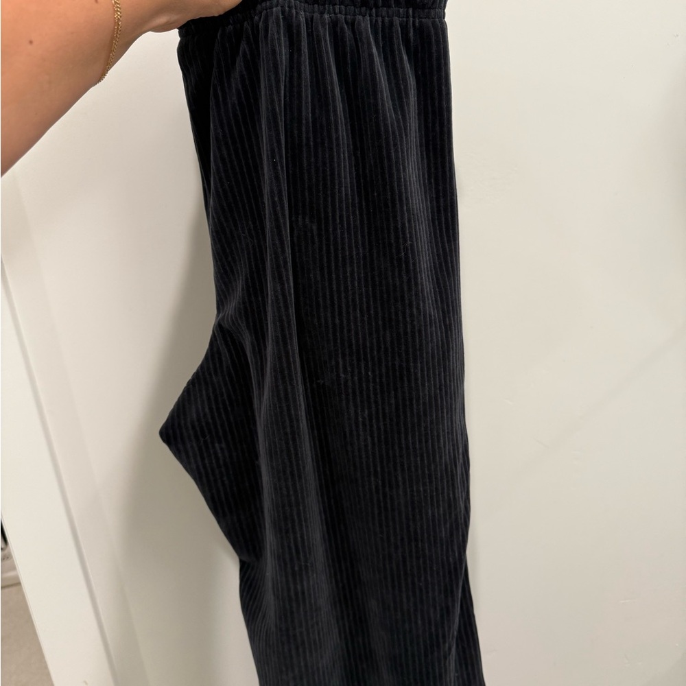 Nike Women's Black Wide Leg Pants - Picture 5 of 5
